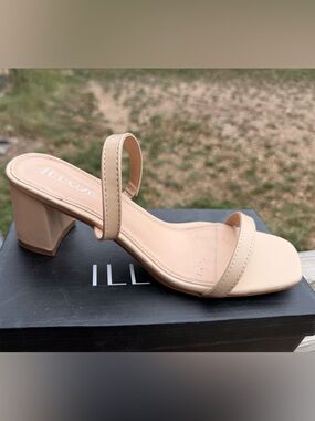 Illude Women's Nude Strappy Block Heel Sandal